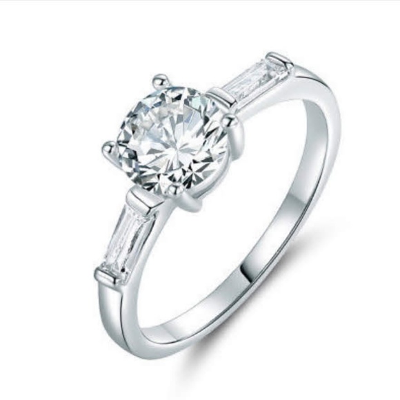 18k White Gold Filled Engagement Ring - Picture 3 of 3